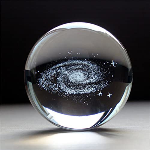 Galaxie dans une boule en verre